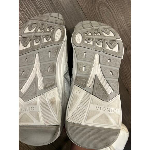 Vionic Women’s sneakers- size 10.5 - Picture 4 of 6